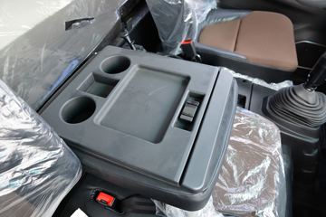 ���� ����HM6 ������ 184���� 4X2 4����ж��(����)ͼƬ