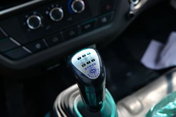 ���� ����HM6 ������ 184���� 4X2 4����ж��(����)ͼƬ