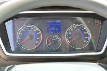 ���� ����HM6 ������ 184���� 4X2 4����ж��(����)ͼƬ