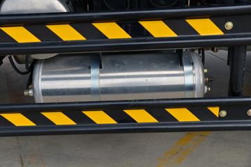 ���� ����HM6 ������ 184���� 4X2 4����ж��(����)ͼƬ