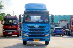 青岛解放 龙VH中卡 2.0版 220马力 4X2 8.8米翼开启厢式载货车(国六)(CA5180XYKPK1L7E6A80)