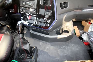 �ൺ��� ��VH�п� 2.0�� 220���� 4X2 8.8����������ʽ�ػ���(����)ͼƬ