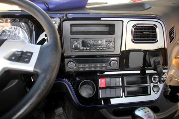 �ൺ��� ��VH�п� 2.0�� 220���� 4X2 8.8����������ʽ�ػ���(����)ͼƬ