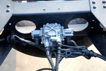 �ൺ��� ��VH�п� 2.0�� 220���� 4X2 8.8����������ʽ�ػ���(����)ͼƬ