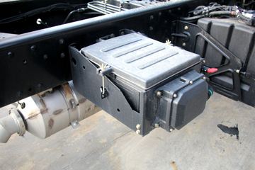 �ൺ��� ��VH�п� 2.0�� 220���� 4X2 8.8����������ʽ�ػ���(����)ͼƬ