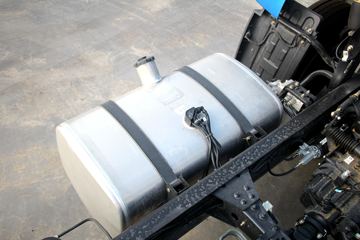 �ൺ��� ��VH�п� 2.0�� 220���� 4X2 8.8����������ʽ�ػ���(����)ͼƬ