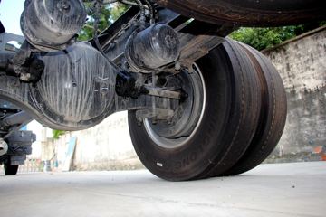 �ൺ��� ��VH�п� 2.0�� 220���� 4X2 8.8����������ʽ�ػ���(����)ͼƬ