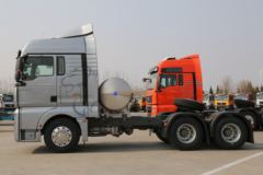 中国重汽 汕德卡SITRAK G7重卡 460马力 6X4 AMT自动挡LNG牵引车(国六)(ZZ4256V384HF1LB)