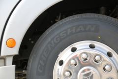 中国重汽 汕德卡SITRAK G7重卡 460马力 6X4 AMT自动挡LNG牵引车(国六)(ZZ4256V384HF1LB)