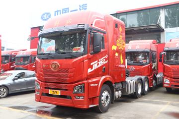 青岛解放 JH6⁺重卡 生活舱版 四季款 550马力 6X4 AMT自动挡牵引车(国六)(CA4250P33K25T1E5A80)