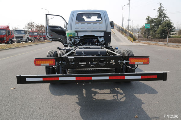 小将载货车限时促销中 优惠3000元