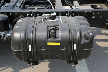 �й�����HOWO С�� 122���� 4X2 3.95�׵��Ų�դʽС��ͼƬ