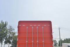 东风商用车 天锦KR 舒适版 260马力 4X2 6.8米仓栅式载货车