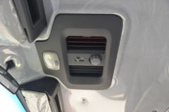 中国重汽HOWO 悍将 130马力 4.15米单排厢式轻卡(ZZ5047XXYF3215E145)