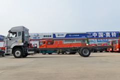 中国重汽 豪沃N5G中卡 250马力 4X2 9.65米厢式载货车(国六)(ZZ5187XXYK711JF1)