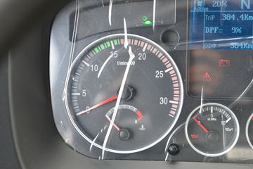 �й����� ����N5G�п� 250���� 4X2 9.65����ʽ�ػ���(����)(ZZ5187XXYK711JF1)ͼƬ