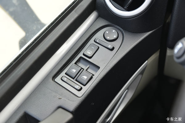 优惠2万 上海HOWO N5G载货车火热促销中