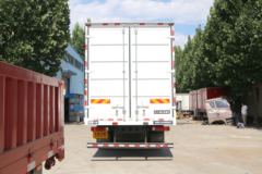 青岛解放 JK6中卡 220马力 4X2 8.3米厢式载货车(国六)(CA5180XXYP28K1L5E6A80)