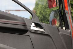 青岛解放 JK6中卡 220马力 4X2 8.3米厢式载货车(国六)(CA5180XXYP28K1L5E6A80)