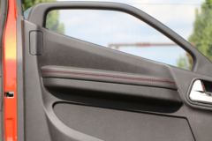 青岛解放 JK6中卡 220马力 4X2 8.3米厢式载货车(国六)(CA5180XXYP28K1L5E6A80)