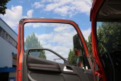 青岛解放 JK6中卡 220马力 4X2 8.3米厢式载货车(国六)(CA5180XXYP28K1L5E6A80)