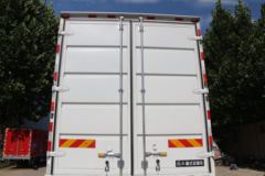 青岛解放 JK6中卡 220马力 4X2 8.3米厢式载货车(国六)(CA5180XXYP28K1L5E6A80)