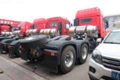 上汽红岩 杰狮C6重卡 440马力 6X4 LNG牵引车(国六)(457后桥)(CQ4257HD12384T)