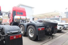 上汽红岩 杰狮C6重卡 440马力 6X4 LNG牵引车(国六)(457后桥)(CQ4257HD12384T)