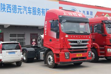 上汽红岩 杰狮C6重卡 440马力 6X4 LNG牵引车(国六)(457后桥)(CQ4257HD12384T)