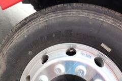 上汽红岩 杰狮C6重卡 440马力 6X4 LNG牵引车(国六)(457后桥)(CQ4257HD12384T)