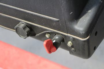 �ൺ��� ��VH�п� 2.0�� 250���� 4X2 8.8����ʽ�ػ���(����)(CA5180XXYPK1L7E6A80)ͼƬ