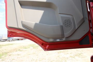 德龙M3000S&nbsp;载货车驾驶室                                               图片