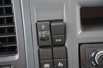 йHOWO ͳ˧ 130 4.15׵ŲդʽῨ()(ZZ5047CCYG3315F143B)ͼƬ