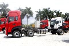东风商用车 天龙KL重卡 舒适版 300马力 6X2 9.6米厢式载货车(高顶)