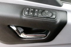 东风商用车 天龙KL重卡 舒适版 300马力 6X2 9.6米厢式载货车(高顶)