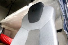 东风商用车 天龙KL重卡 舒适版 300马力 6X2 9.6米厢式载货车(高顶)