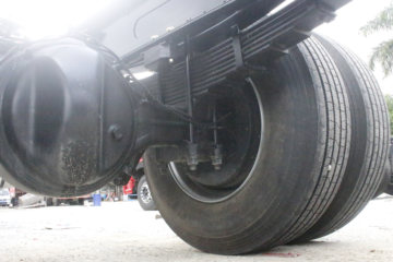 �������ó� ����KL�ؿ� ���ʰ� 300���� 6X2 9.6����ʽ�ػ���(�߶�)ͼƬ