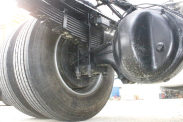 �������ó� ����KL�ؿ� ���ʰ� 300���� 6X2 9.6����ʽ�ػ���(�߶�)ͼƬ