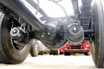 �������ó� ����KL�ؿ� ���ʰ� 300���� 6X2 9.6����ʽ�ػ���(�߶�)ͼƬ