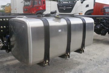 �������ó� ����KL�ؿ� ���ʰ� 300���� 6X2 9.6����ʽ�ػ���(�߶�)ͼƬ