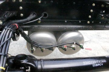 �������ó� ����KL�ؿ� ���ʰ� 300���� 6X2 9.6����ʽ�ػ���(�߶�)ͼƬ