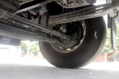 东风商用车 天龙VL重卡 350马力 8X4 9.6米仓栅式载货车(高顶)