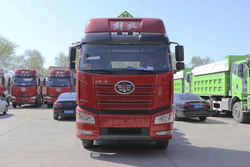 一汽解放 新J6P重卡 460马力 6X4危险品牵引车(国六)(CA4250P66K25T1E6Z)