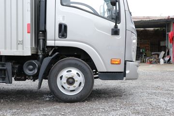 �ִ����ó� ��ͼ200 88���� 4X2 3.7�׵�����ʽ�ῨͼƬ