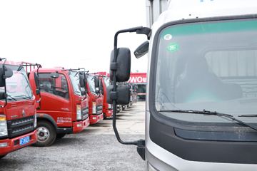 �ִ����ó� ��ͼ200 88���� 4X2 3.7�׵�����ʽ�ῨͼƬ