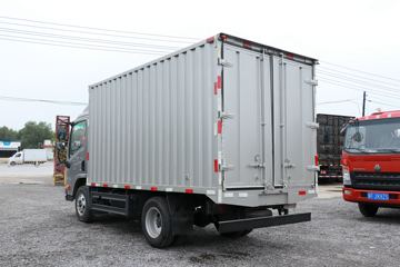 �ִ����ó� ��ͼ200 88���� 4X2 3.7�׵�����ʽ�ῨͼƬ