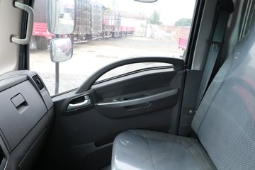 �ִ����ó� ��ͼ200 88���� 4X2 3.7�׵�����ʽ�ῨͼƬ