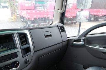 �ִ����ó� ��ͼ200 88���� 4X2 3.7�׵�����ʽ�ῨͼƬ