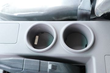 �ִ����ó� ��ͼ200 88���� 4X2 3.7�׵�����ʽ�ῨͼƬ