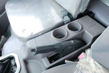 �ִ����ó� ��ͼ200 88���� 4X2 3.7�׵�����ʽ�ῨͼƬ